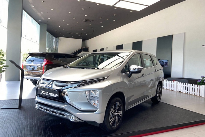 Xpander tiêu thụ 6,9 lít xăng/100 km đường kết hợp nhưng trên điều kiện thực tế, không ít chủ xe đã đạt mức gần 5 lít xăng/100 km di chuyển. Về truyền động, xe sử dụng động cơ MIVEC 1.5L, 4 xy-lanh, DOHC, cho công suất cực đại 103 mã lực ở 6.000 vòng/phút, mô-men xoắn tối 141 Nm tại 4.000 vòng/phút, kết hợp hộp số sàn 5 cấp hoặc số tự động 4 cấp và hệ dẫn động cầu trước. Theo công bố của nhà sản xuất, Xpander tiêu thụ 6,9 lít xăng/100 km đường kết hợp nhưng trên điều kiện thực tế, không ít chủ xe đã đạt mức gần 5 lít xăng/100 km di chuyển.