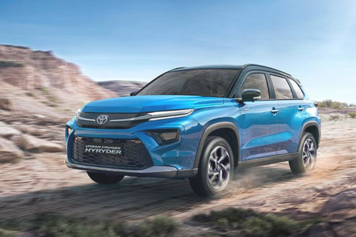 Hyryder được cung cấp hai tùy chọn động cơ khác nhau. Tùy chọn thứ nhất là động cơ K-Series 1.5 lít với hệ thống ISG 12-Volt hybrid nhẹ và pin Li-ion 6Ah khá nhỏ. Tổng công suất đạt được là 101 mã lực và mô-men xoắn 135 Nm. Sức mạnh này được truyền tới các bánh trước thông qua hộp số sàn 5 cấp hoặc hộp số tự động 6 cấp.