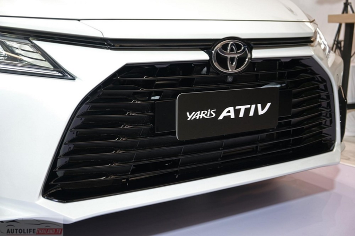 Tương tự 3 phiên bản còn lại, Toyota Vios 2023 bản Premium Luxury cũng sở hữu chiều dài 4.425 mm, chiều rộng 1.740 mm, chiều cao 1.480 mm và chiều dài cơ sở 2.620 mm. So với thế hệ cũ, xe ngắn hơn 17 mm, rộng hơn 10 mm, cao hơn 5 mm và chiều dài cơ sở tăng 70 mm.