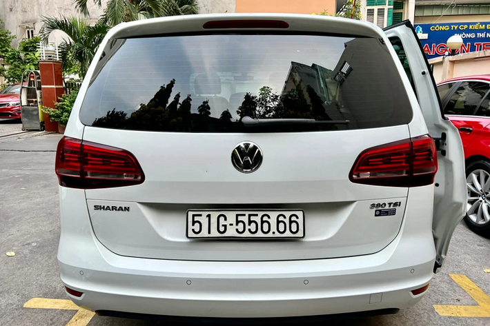 Tuy nhiên để phục vụ nhu cầu đi lại của gia đình, đề cao tiêu chí vận hành an toàn, sự chắc chắn của một chiếc xe nhập khẩu từ Đức thì Volkswagen Sharan đời 2016 là mẫu xe đáng để trải nghiệm cho khách hàng ưa chuộng xe Đức.