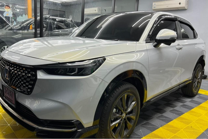 Theo một số nhân viên tư vấn bán hàng của Honda Việt Nam, Honda HR-V 2022 mới sẽ có mặt tại nước ta ngay trong năm nay, có thể là cuối tháng 6 hoặc đầu tháng 7. Xe được nhập khẩu nguyên chiếc từ Thái Lan.