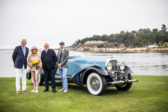 Giành chiến thắng trong chương trình Pebble Beach Concours d’Elegance’s Best of Show năm nay chính là chiếc xe cổ Duesenberg J Figoni được sản xuất vào năm 1932 với thiết kế tuyệt đẹp. Ngoài ra đã có một chiếc Jaguar D-Type năm 1956 đã giành được giải thưởng The Quail Best of Show.