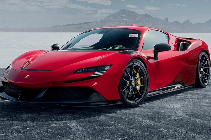 Một năm sau khi giới thiệu gói nâng cấp siêu xe Ferrari SF90 Stradale, hãng độ Novitec tiếp tục thực hiện cải tiến mẫu xe thể thao của Ý. Lần này, Novitec tập trung vào cỗ máy V8 dung tích 4.0 lít, hệ thống giảm xóc cùng bộ bodykit thể thao. Đầu tiên, Novitec độ cho SF90 Stradale một bộ bodykit làm bằng sợi carbon giúp nâng cao tính khí động học.