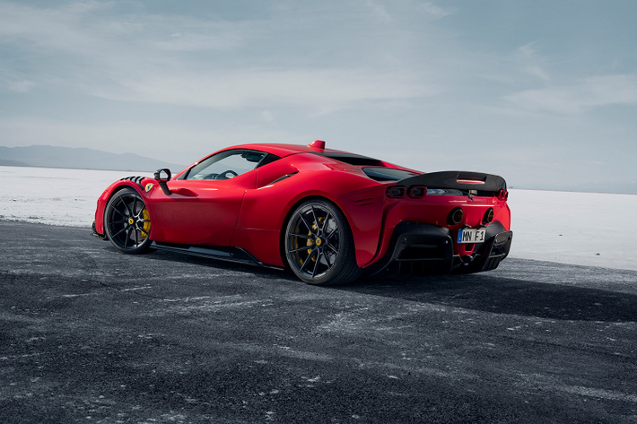 Đối với ống xả, Novitec cung cấp các tùy chọn khác nhau có hoặc không có bộ quản lý âm thanh điện tử. Loại tốt nhất đi kèm với lớp mạ vàng ròng 999 để tản nhiệt tốt hơn, bộ xúc tác thể thao 100-cell có khả năng cách nhiệt và hai ống thép không gỉ 112 mm có đầu ra ốp carbon.