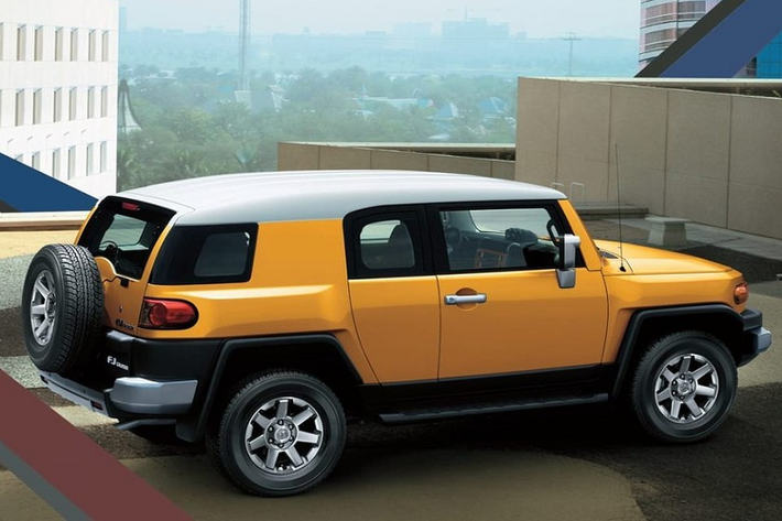 "Gà đẻ trứng vàng" của hãng Toyota tại thị trường Mỹ trong năm 2021 chính là RAV4 với doanh số cộng dồn 430.387 chiếc, giảm 5,3%. Trái ngược với RAV4, có những mẫu xe Toyota khác lại sở hữu doanh số không cao. Thậm chí, có mẫu xe chỉ mang về đúng 1 khách hàng cho hãng Toyota trong năm 2021, đó là FJ Cruiser.