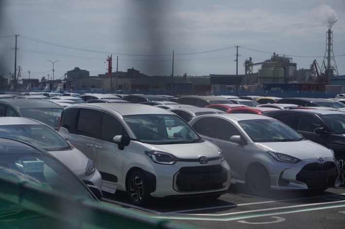 Là mẫu MPV cỡ nhỏ đã lần đầu tiên trình làng vào năm 2003, Toyota Sienta đa dụng hiện được bán tại nhiều thị trường trên thế giới như Nhật Bản và Đông Nam Á. Thế hệ thứ 2 của mẫu xe này đã ra mắt thị trường từ năm 2015 nên không có gì ngạc nhiên khi hãng Toyota phát triển phiên bản mới của Sienta.