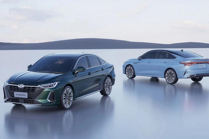 Thương hiệu xe Trung Quốc vừa hé lộ mẫu xe sedan Chery Arrizo 8 2022 mới. Mẫu xe này áp dụng một ngôn ngữ thiết kế mới, trông rất đẹp mắt, và sẽ bán ta từ 100.000 – 150.000 nhân dân tệ (tương đương 359 – 539 triệu đồng), dù nhà sản xuất chưa công bố giá bán cụ thể. Tuy nhiên, Chery cho biết rằng mẫu xe mới có tên Arrizo 8 và sẽ ra mắt thị trường nội địa Trung Quốc vào quý 3 năm nay.