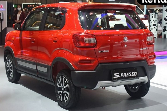 Tại thị trường Indonesia, giá xe Suzuki S-Presso 2022 khởi điểm từ 155 triệu Rupiah (khoảng 246 triệu đồng) cho bản số sàn và 164 triệu Rupiah (261 triệu đồng) cho bản số tự động. Xe có 6 màu sơn ngoại thất là cam Sizzle Orange, đỏ Solid Fire Red, xanh dương Pearl Starry Blue, trắng White, xám Granite Gray Metallic và bạc Silky Silver Metallic.