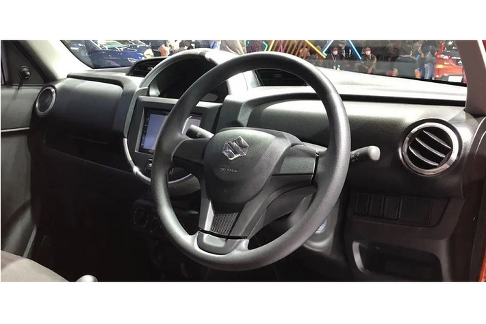 Chưa dừng ở đó, Suzuki S-Presso 2022 còn được bố trí 2 loa trên cửa trước, viền cửa gió điều hòa màu bạc và các núm xoay để chỉnh điều hòa. Trên tappi cửa cũng có những chi tiết ốp màu bạc để trang trí. Chưa dừng ở đó, Suzuki S-Presso 2022 còn được bố trí 2 loa trên cửa trước, viền cửa gió điều hòa màu bạc và các núm xoay để chỉnh điều hòa. Trên tappi cửa cũng có những chi tiết ốp màu bạc để trang trí.