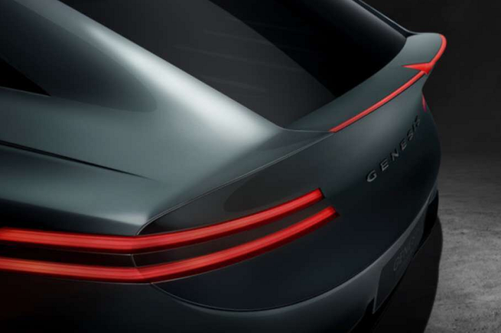 Không có hình ảnh nội thất nào được tiết lộ nhưng X Concept trước đó đã có hé lộ bảng điều khiển tích hợp màn hình Free-Form bao quanh người lái.