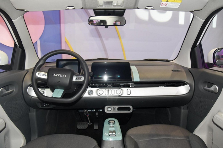 Xe dùng 2 loại pin lithium - sắt - photphat, cho phạm vi di chuyển 155 km và 210 km. Trong thời gian tới, xe sẽ được bổ sung phiên bản mới với phạm vi di chuyển tăng lên 301 km.