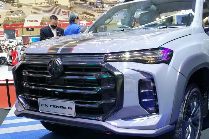 Mẫu xe bán tải MG Extender 2022 trên thực tế chính là phiên bản đổi tên và đổi thiết kế của mẫu xe bán tải Maxus T60 đang bán tại Trung Quốc. Điều này không có gì bất ngờ vì MG và Maxus vốn là 2 thương hiệu đều thuộc công ty mẹ SAIC.
