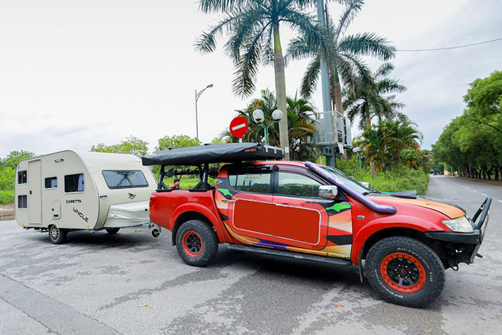 Những năm trở lại đây, phong trào đi du lịch, cắm trại được nhiều người đón nhận tích cực, đặc biệt sau thời kỳ dịch bệnh, nhiều gia đình có nhu cầu đi du lịch rất lớn. Chính vì vậy, việc những chiếc nhà di động kéo được đưa về Việt Nam hiện không hề còn hiếm như trước đây.