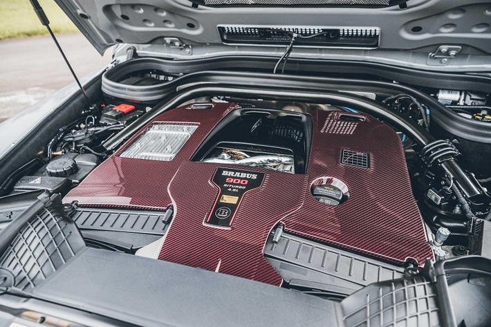 Sẽ chỉ có 25 chiếc xe SUV hạng sang Brabus 900 Rocket Edition được sản xuất trên toàn thế giới và ít nhất một chiếc sẽ có mặt tại Việt Nam để trưng bày tại triển lãm ô tô Việt Nam 2022 dự kiến diễn ra vào tháng 10 sắp tới.