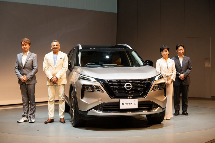 Nissan X-Trail 2023 ra mắt tại Nhật Bản vào ngày 20/7 và nhanh chóng thu hút được sự quan tâm từ khách hàng thị trường quê nhà. Theo thống kê của hãng, trong 2 tuần đầu mở bán, X-Trail 2023 đã nhận được 12.123 đơn đặt hàng tại Nhật Bản – một mức doanh số kỷ lục. Trong đó, có tới 90% khách hàng chọn phiên bản dẫn động bốn bánh
