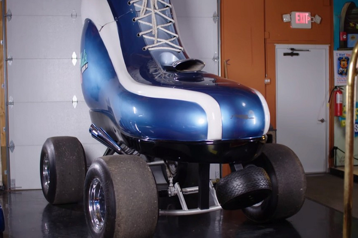 Vẻ đẹp của những chiếc xe Roller Skate Car độ là ở chỗ không có giới hạn cho những gì có thể được thực hiện ngoại trừ trí tưởng tượng của con người. Nếu bạn có trí tưởng tượng tốt và không sợ bị chế giễu vì lựa chọn của mình, bạn có thể tự do làm bất cứ điều gì bạn muốn với một chiếc xe. Đối với văn hóa độ xe ở Mỹ, những chiếc xe hot rod là một phần quan trọng của lịch sử và di sản. Hot rod là những chiếc xe độ đầu tiên khiến khái niệm này trở nên phổ biến trên khắp nước Mỹ, và một số người đã trở nên nổi danh khi làm ra chúng.