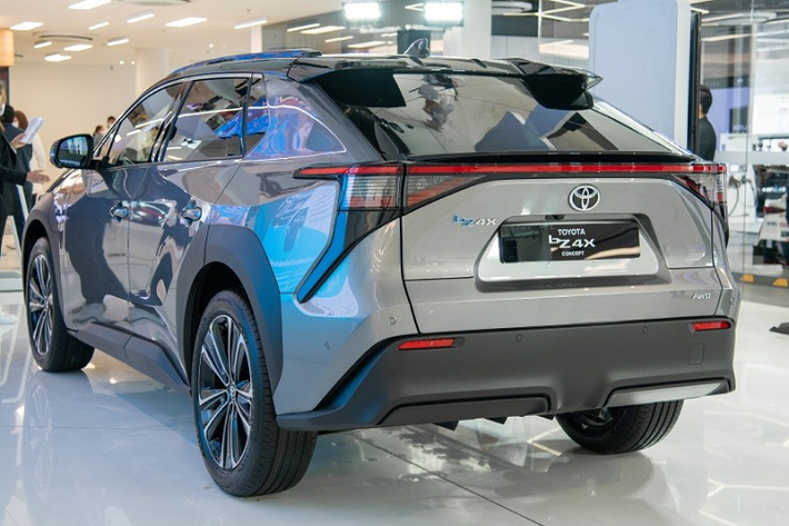 Hiện chưa rõ Toyota có kế hoạch bán bZ4X ở thị trường Việt Nam hay không. Có thể việc trưng bày bZ4X trong triển lãm VMS 2022 chỉ là động thái thăm dò thị trường của Toyota Việt Nam. Nếu được bán tại Việt Nam, Toyota bZ4X có thể là xe nhập khẩu nguyên chiếc từ Thái Lan. Trước đó, Toyota cũng đã hé lộ kế hoạch nội địa hóa bZ4X và biến Thái Lan thành trung tâm sản xuất ôtô điện của hãng.