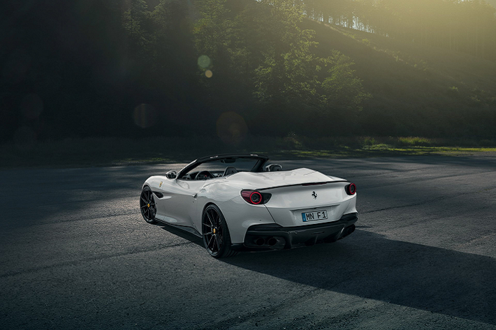 Portofino M được trang bị một bộ bodykit với các phụ kiện bằng sợi carbon bao gồm bộ chia phía trước, hai bên hông và cánh gió phía sau.