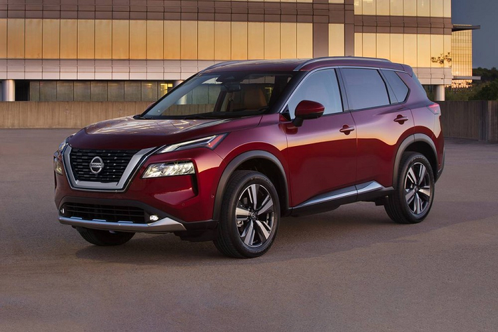 7. Nissan Rogue Ở phiên bản 2021, Nissan Rogue đã được thay đổi toàn diện từ thiết kế cho đến trang bị. Do đó, không có gì bất ngờ khi mẫu crossover cỡ C này lọt vào top 10 mẫu xe ôtô bán chạy nhất tại Mỹ trong năm 2021. Cụ thể, hãng Nissan đã bán được tổng cộng 285.602 chiếc Rogue cho người Mỹ, tăng 25,3%.