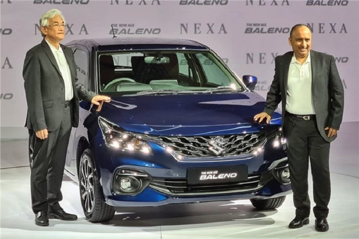 Suzuki đã chính thức giới thiệu Baleno thế hệ mới tại thị trường Ấn Độ. Được biết, đây là 1 trong 7 mẫu xe mới và nâng cấp mà liên doanh Maruti Suzuki sẽ ra mắt tại thị trường này. Tại thị trường Ấn Độ, Suzuki Baleno 2022 mới được chia thành tổng cộng 4 bản trang bị, bao gồm Sigma, Delta, Zeta và Alpha. Giá xe Suzuki Baleno 2022 dao động từ 635.000 - 949.000 Rupee (khoảng 193 - 289 triệu đồng).