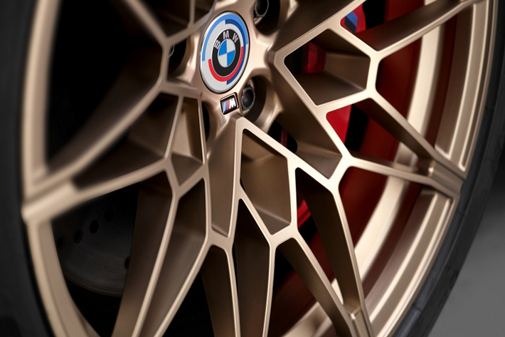 Trong khi đó M4 phiên bản 50 Jahre BMW M sẽ không có chi tiết này. Số lượng 1.000 xe giới hạn sẽ được giới hạn tùy theo khu vực và thị trường mà nó được bán.