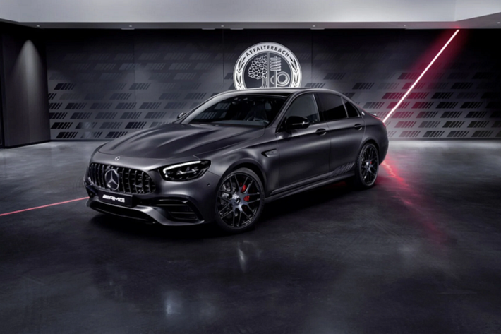 Đây như một lời chào tạm biệt với thế hệ hiện tại của E-Class và động cơ V8 tăng áp kép của AMG vì mẫu xe Mercedes-AMG E63 S Final Edition 2022 mới sẽ có hệ thống truyền động plug-in hybrid.