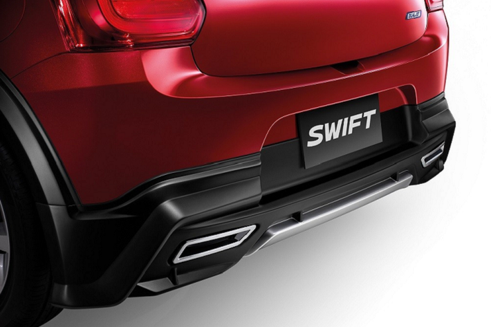Theo đó, Suzuki Swift GL Plus 2022 bản thể thao đã được lắp thêm bộ body kit mới với thiết kế thể thao hơn để trở thành Limitless Edition. Bộ body kit này bao gồm cánh lướt gió trước, ốp bên sườn, cánh lướt gió sau đi kèm 2 đầu ống xả giả, cánh gió mui, ăng ten hình vây cá trên nóc và viền vòm bánh màu đen. Bên cạnh đó là đề-can trang trí mới theo phong cách xe đua trên cửa.