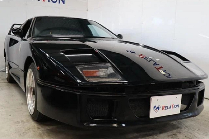 Thật quá khó để tìm lý do cho sự không yêu thích Mazda RX-7 thể thao, một trong những chiếc xe biểu tượng của Nhật Bản, nó luôn được đánh giá cao khả năng vận hành, thiết kế rất đẹp mắt và hay nằm trong top các mẫu xe trải qua nhiều bản độ khác nhau để mang đến cái nhìn mới mẻ nhưng để "vịt hóa thiên nga" thành các siêu xe lại rất hiếm.