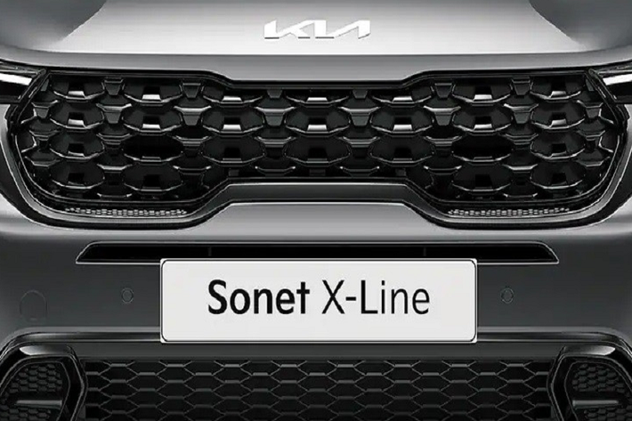Theo hãng Kia, mẫu xe SUV Kia Sonet X-Line 2023 được phát triển dựa trên bản GTX+ cao cấp nhất của dòng SUV hạng A này. Đồng thời, X-Line cũng trở thành bản trang bị đắt nhất của Kia Sonet tại thị trường Ấn Độ.