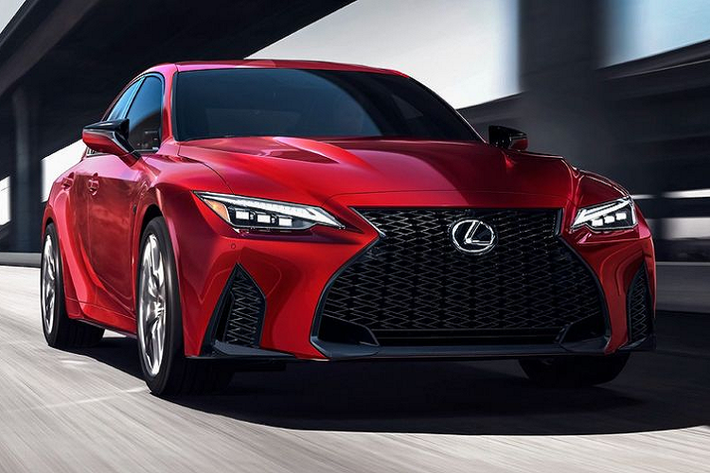 Mới đây, Lexus chính thức công bố IS 500 F Sport Performance tại thị trường Nhật Bản. Trước đó, mẫu xe này được ra mắt tại Bắc Mỹ hồi tháng 9 năm ngoái. Lexus IS 500 F Sport Performance 2022 phiên bản Nhật được trang bị động cơ V8 5.0 lít hút khí tự nhiên sản sinh công suất 475 mã lực (354 kW / 481 PS) và mô-men xoắn 535 Nm (394,6 lb-ft).