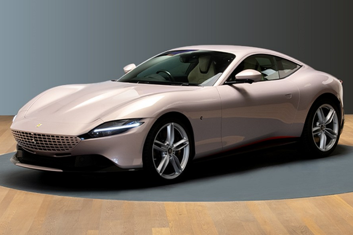 Enrico Galliera, Giám đốc thương mại và marketing Ferrari đã từng chia sẻ vào năm 2019 rằng hãng không sơn ngoại thất Ferrari màu hồng cho các "ngựa chồm" dù khách hàng có trả tiền bao nhiêu đi chăng nữa.