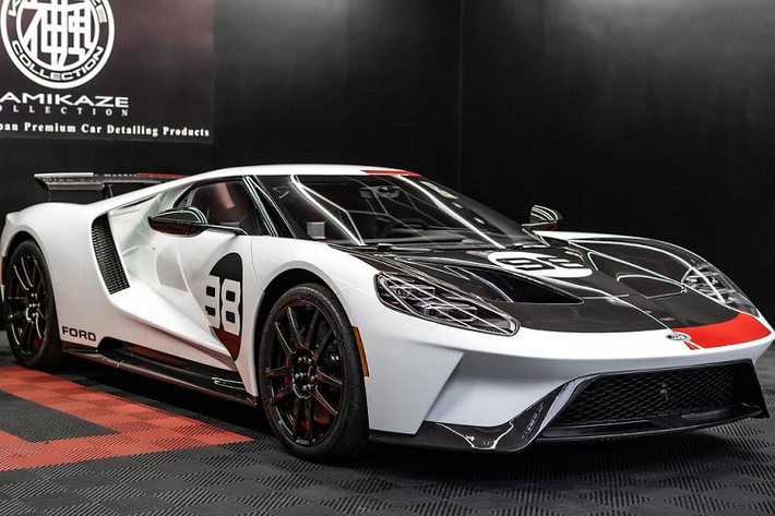 Dòng siêu xe Ford GT thế hệ thứ 2 ra mắt cách đây 5 năm đã nhận được sự quan tâm đặc biệt của nhà giàu thế giới và "trộm vía", hãng xe Ford thu về doanh số ấn tượng hơn mình nghĩ và nhiều khách hàng là nhà sưu tập xe hàng đầu, điều đó cho thấy Ford GT thế hệ mới có chỗ đứng trong các siêu xe.