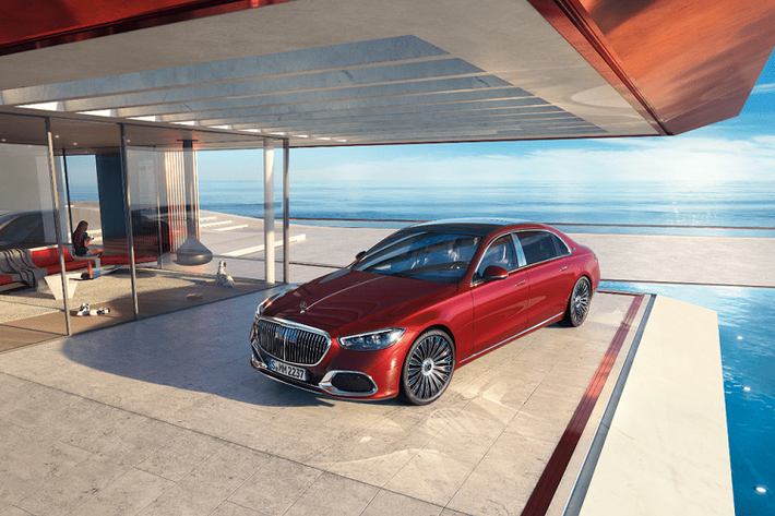 Mới đây, Mercedes-Benz Việt Nam (MBV) đã chính thức giới thiệu dòng xe này với 2 phiên bản là Mercedes-Maybach S450 và S680 4Matic 2022 mới cùng giá bán lẻ đề xuất chính hãng cho các đại gia Việt.