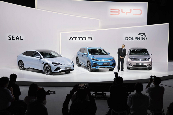 Nhà máy này sẽ lắp ráp ôtô BYD để xuất khẩu sang các thị trường Đông Nam Á và châu Âu với công suất khoảng 100.000 xe/năm. Chưa rõ sau Thái Lan, BYD có bán chính hãng ở Việt Nam hay không. So với Thái Lan, phân khúc ôtô điện tại Việt Nam nhỏ hơn rất nhiều. Hiện chỉ mới chỉ có một vài mẫu ôtô điện được bán chính hãng tại Việt Nam như VinFast VF e34, Porsche Taycan và Audi e-Tron GT.