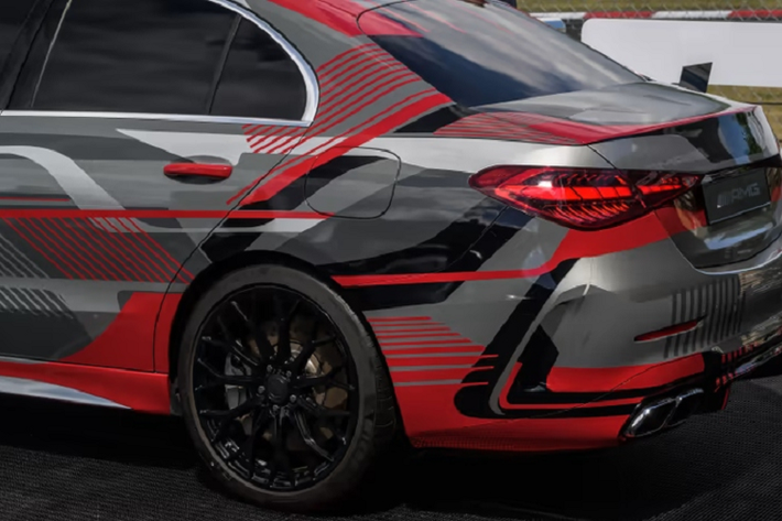 AMG C63 mới cũng sẽ loại bỏ hệ dẫn động cầu sau truyền thống và chuyển sang hệ dẫn động 4 bánh toàn thời gian.