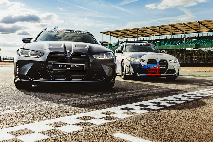 Chiếc xe quà tặng màu Frozen Black M3 Touring sẽ tham gia cùng với chiếc BMW M3 Touring MotoGP Safety Car chính thức cùng ra mắt đường đua vào cuối tuần này. Người chiến thắng sẽ nhận được chiếc xe quà tặng vào cuối mùa giải trong khi các đợt giao hàng đầu tiên của mẫu xe này tới những khách hàng khác được lên lịch vào tháng 11.