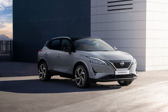 Tương tự mẫu xe điện Leaf, Qashqai cũng có tính năng một bàn đạp, xe sử dụng phanh tái tạo để nạp điện trở lại vào pin khi người lái nhấc chân ga, đồng thời giúp xe giảm tốc độ. Nissan Qashqai e-Power cung cấp cho người dùng ba chế độ lái gồm: Standard, Sport và Eco.