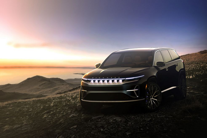 Trong thông báo mới nhất, Jeep cho biết sẽ ra mắt 4 mẫu xe thuần điện trong vòng vài năm tới, bao gồm Jeep Avanger, Jeep Recon và Wagoneer S và một mẫu SUV nữa chưa được công bố. Trong số đó, Jeep Wagoneer S 2024 mới là cái tên được khách hàng chú ý nhiều nhất. Theo kế hoạch, xe sẽ được trình làng vào năm 2023.