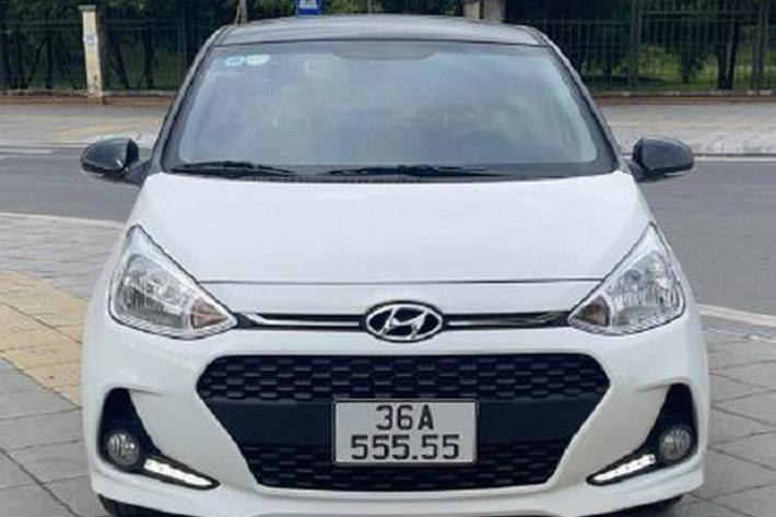 Được biết, chủ nhân chiếc xe Hyundai Grand i10 biển ngũ quý 5 này đang trú tại Định Công Tráng, Ba Đình, TP. Thanh Hoá. Ngay sau khi sở hữu tấm biển hiếm, chiếc i10 đã lập tức được rao bán.