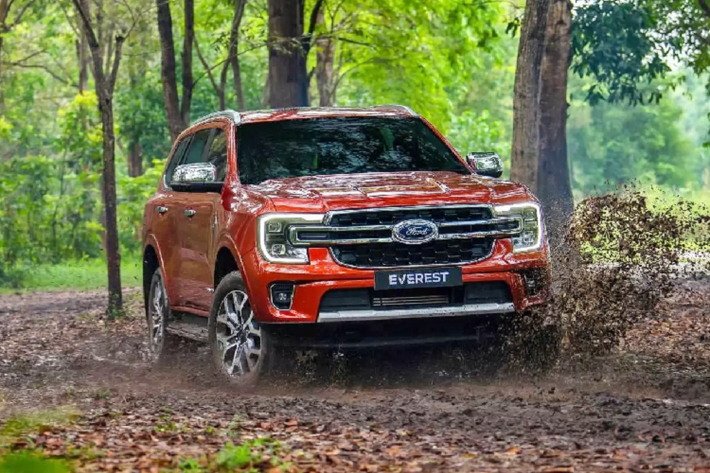 Sau 7 năm được bán ra trên thị trường, Ford Everest 2022 mới đã chính đã ra mắt. Xe được phát triển trên cùng một nền tảng với "người anh em" Ford Ranger thế hệ mới.