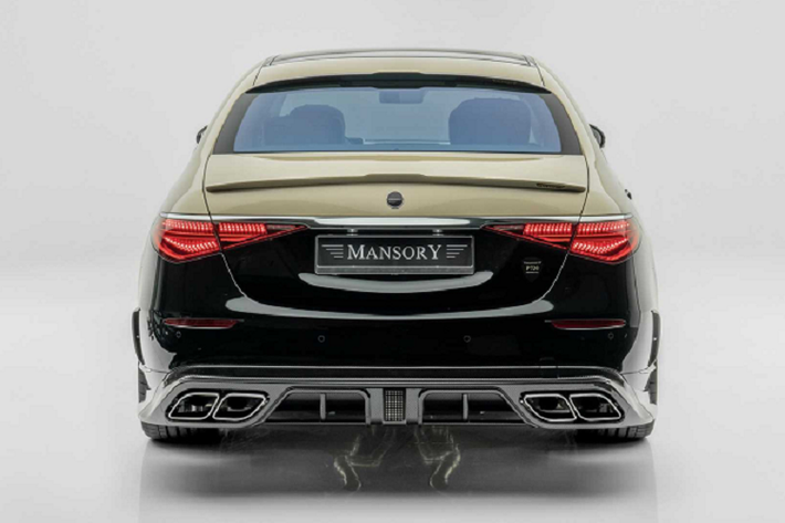 S580 trang bị động cơ V8 4.0 lít tăng áp kép trong khi S680 sở hữu động cơ V12 mạnh mẽ dung tích 6.0 lít tăng áp kép.