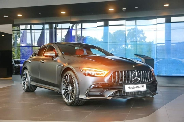 Mercedes-Benz Việt Nam tăng giá xe đối với 12 phiên bản, thuộc 7 mẫu xe khác nhau kể từ ngày 1/5/2022. Những khách hàng đã ký hợp đồng mua xe trước thời điểm trên sẽ giữ nguyên giá bán cũ.