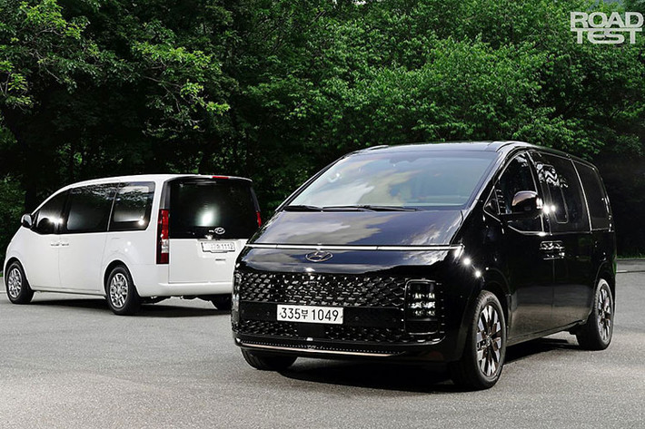 Trong vài năm trở lại đây, tập đoàn Hyundai đã liên tục tung ra phiên bản "trần cao, mái thoáng" cho những mẫu MPV của mình. Sau Kia Carnival Hi Limousine, đến lượt Hyundai Staria Lounge Limousine 2022 mới được tung ra.
