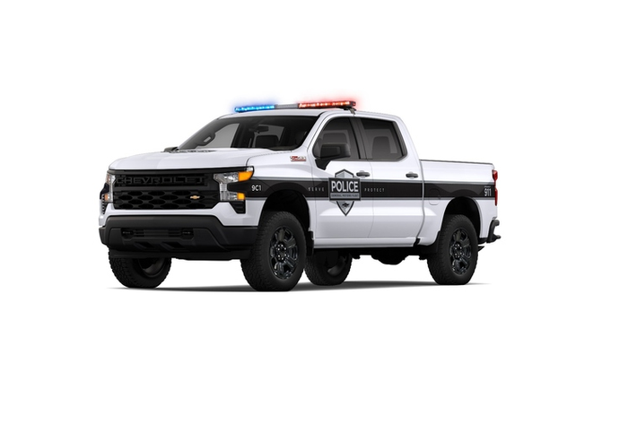 Ngoài ra, xe cảnh sát Chevrolet Silverado 2023 còn sở hữu bộ lọc khí hiệu suất cao, mâm xe 20 inch bằng thép kèm lốp cao su địa hình Goodyear. Xe có sức kéo 4.218 kg.