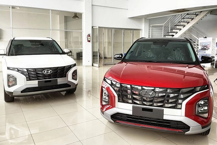 Mới đây, TC Motor đã đưa ra thông báo Hyundai Creta 2022 mới sẽ ra mắt tại Việt Nam vào ngày 15/3/2022. Trước đó, trên nhiều hội nhóm về ôtô đã xuất hiện thông tin mẫu crossover hạng B này sẽ về thị trường Việt Nam. Thậm chí, giới tư vấn bán hàng còn hé lộ giá xe Hyundai Creta 2022 sẽ được bán dự kiến từ 600 - 700 triệu đồng.
