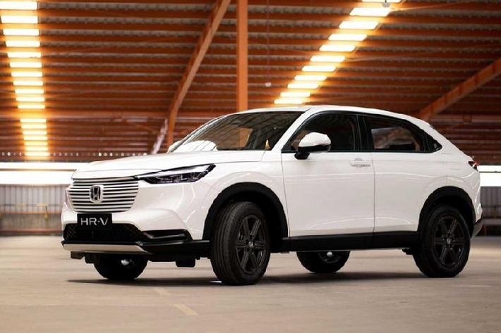 Riêng bản Turbo RS sẽ dùng động cơ xăng 4 xi-lanh, tăng áp, dung tích 1.5L giống 3 người anh em Honda CR-V, Civic và Accord. Ở Honda HR-V Turbo RS 2022, động cơ này tạo ra công suất tối đa 175 mã lực và mô-men xoắn cực đại 240 Nm tương tự Civic.