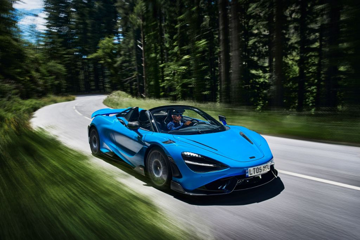 Theo Car Magazine, một nền tảng hoàn toàn mới cho xe điện McLaren và BMW có thể được đồng phát triển bởi hai công ty - tận dụng chuyên môn của McLaren trong sản xuất khung gầm bằng sợi carbon, và bí quyết về hệ thống truyền động điện của BMW.