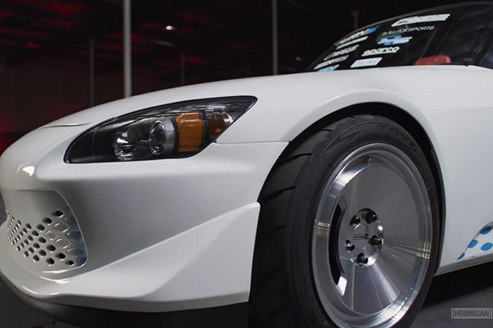 Kiểu dáng của chiếc Honda S2000 động cơ Tesla này là một công đoạn chuyển đổi đáng chú ý khác.