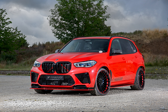 Hãng độ Hamann vừa qua cũng cho ra mắt gói độ cho BMW X5 M Competition siêu ngầu. Gói nâng cấp này bao gồm một loạt sửa đổi về diện mạo tổng thể giúp chiếc SUV tập trung vào hiệu suất nổi bật giữa đám đông, với màu sơn nổi bật và các điểm nhấn phù hợp thể hiện biệt danh “The Big Red”.