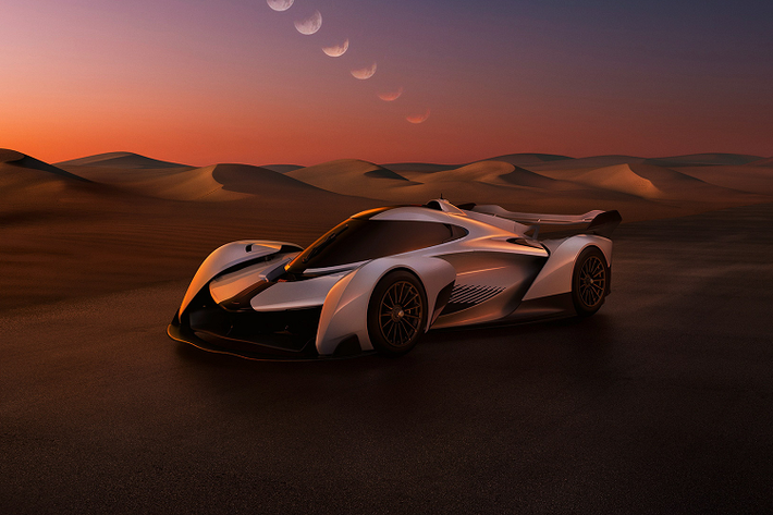 Lần đầu tiên được giới thiệu trong Gran Turismo Sport như là một phần của dự án Vision GT, tác phẩm sáng tạo hoàn toàn ảo này đã trở thành hiện thực với tổng cộng 25 chiếc McLaren Solus GT 2023 mới sẽ được chế tạo, tất cả đều đã được bán thương mại và chủ sở hữu chỉ có thể lái những chiếc xe này trên đường đua.